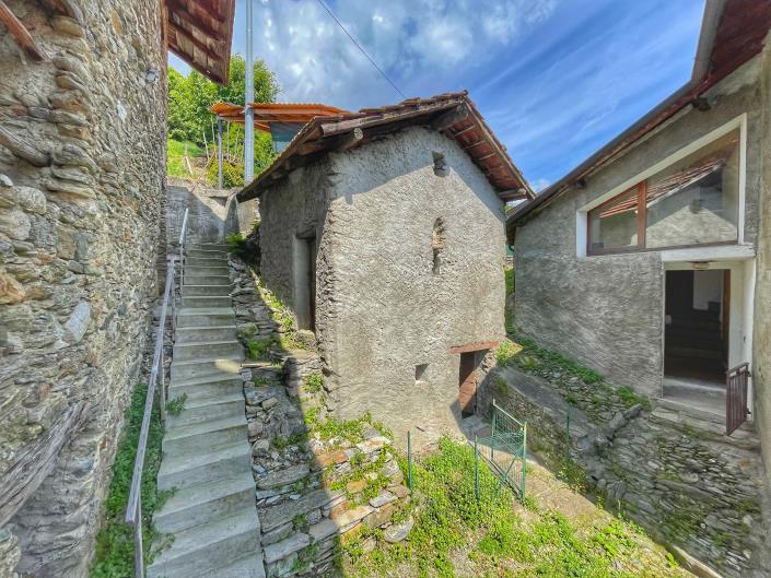 Image No.19-3 Bed House for sale