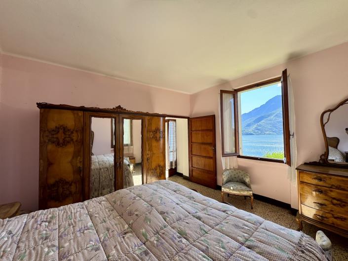 Image No.21-4 Bed House for sale