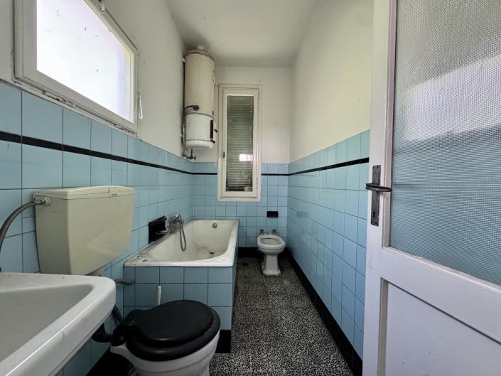 Image No.42-4 Bed House for sale