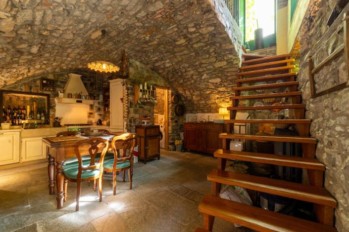 Image No.12-3 Bed House for sale