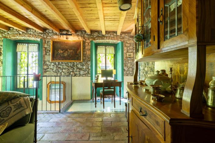 Image No.18-3 Bed House for sale