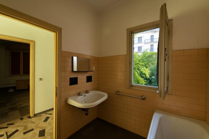 Image No.4-2 Bed Townhouse for sale