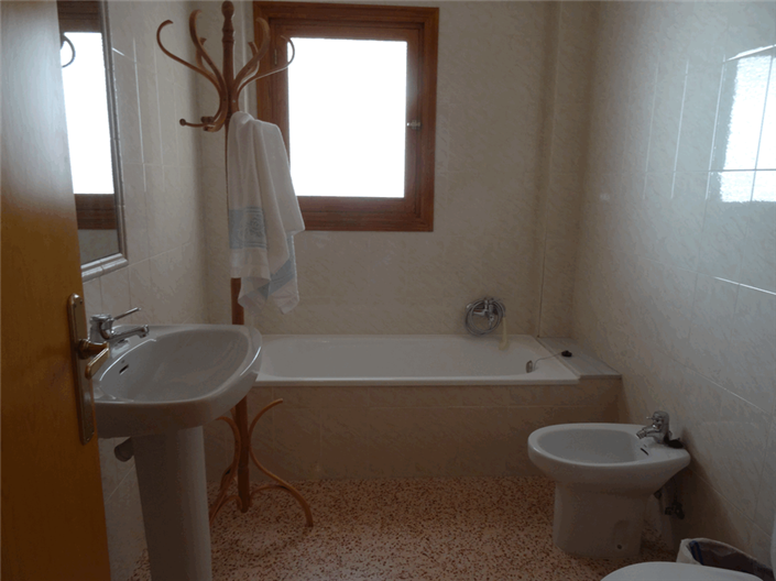 Image No.14-3 Bed Townhouse for sale