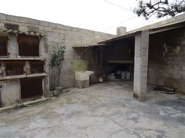 2141apartmentblockinmacisvenda250419132142dsc