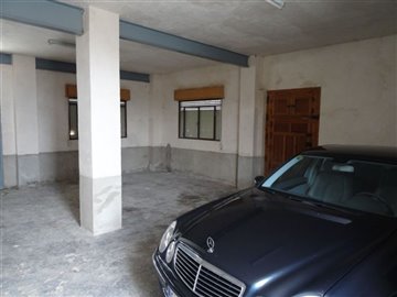 2141apartmentblockinmacisvenda250419132142dsc