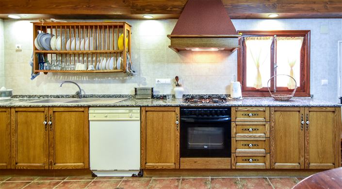 Image No.6-10 Bed Commercial for sale