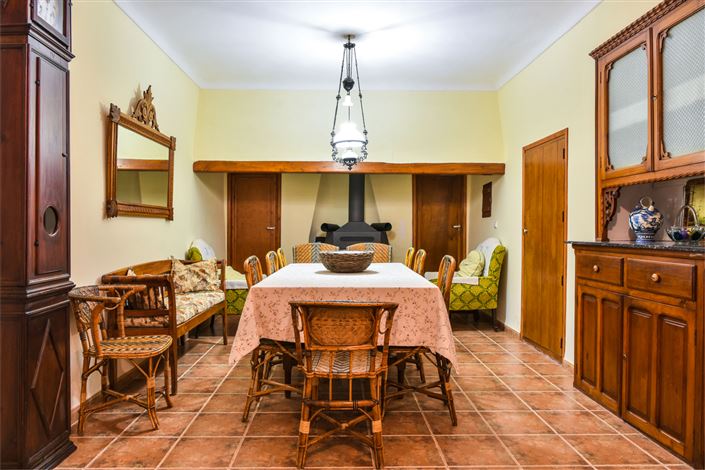 Image No.9-10 Bed Commercial for sale