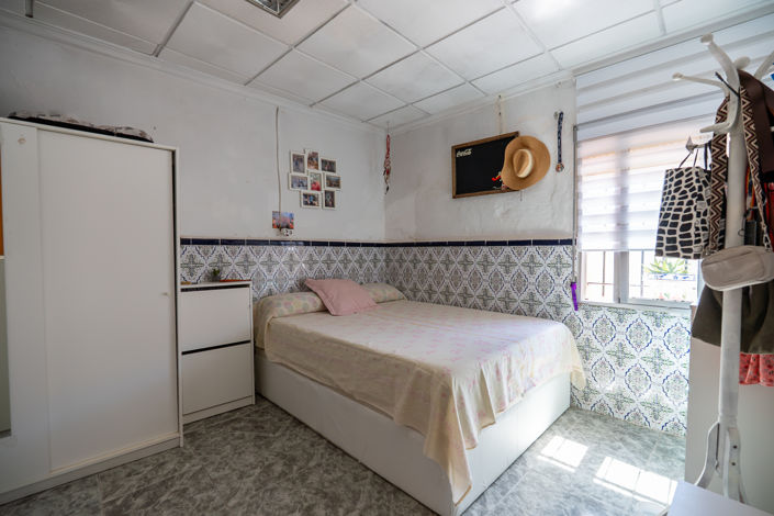 Image No.10-6 Bed Townhouse for sale