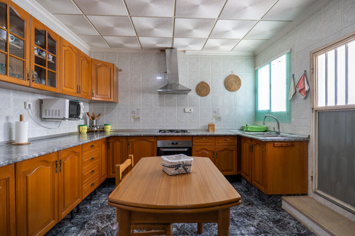 Image No.16-6 Bed Townhouse for sale