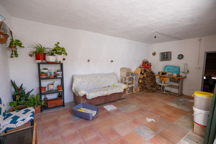 Image No.23-6 Bed Townhouse for sale