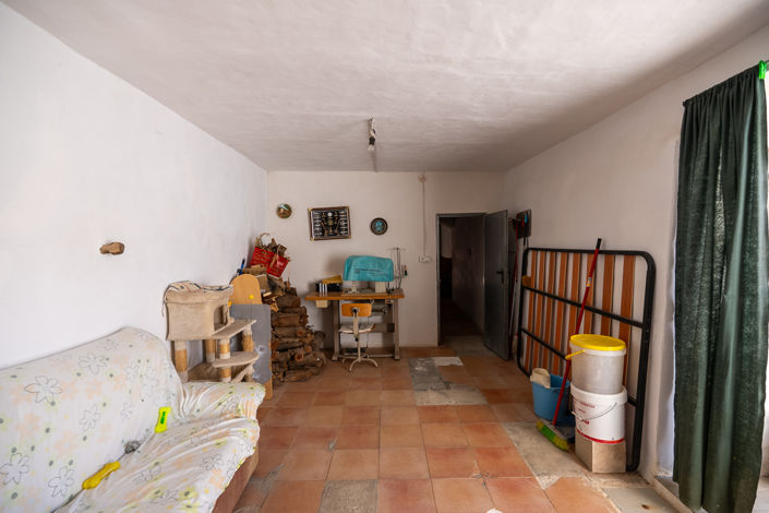 Image No.24-6 Bed Townhouse for sale