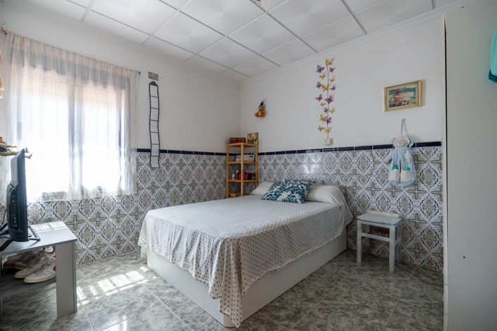 Image No.8-6 Bed Townhouse for sale