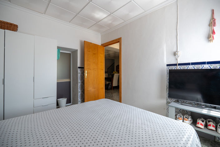 Image No.9-6 Bed Townhouse for sale