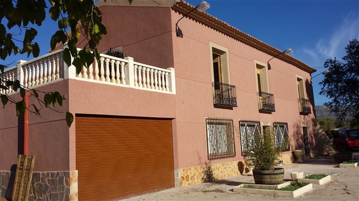 Image No.2-8 Bed Country House for sale