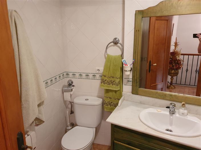 Image No.18-3 Bed Townhouse for sale