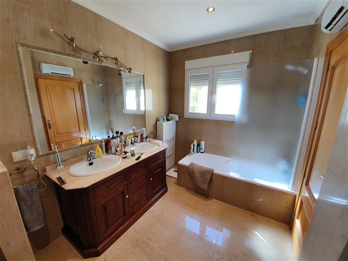 Image No.27-Villa de 4 chambres à vendre à Yecla