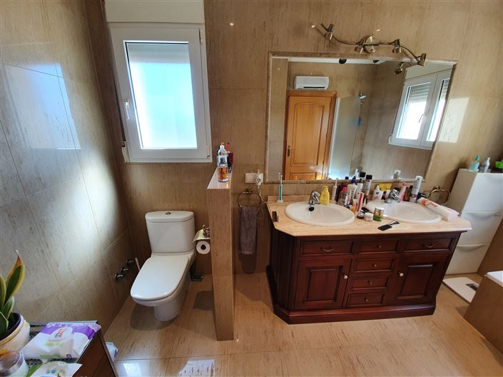 Image No.28-Villa de 4 chambres à vendre à Yecla