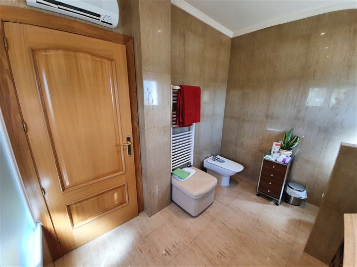 Image No.29-Villa de 4 chambres à vendre à Yecla