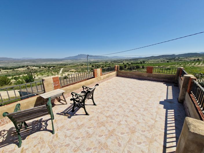 Image No.22-4 Bed Country House for sale