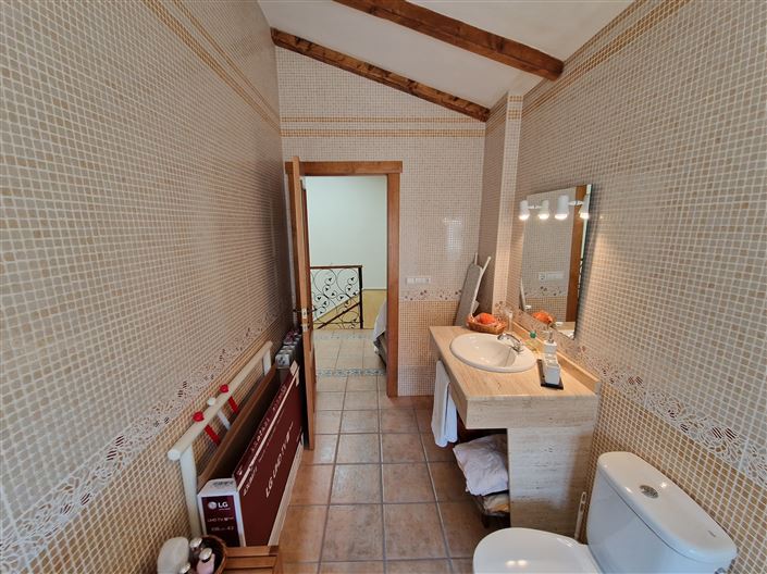 Image No.21-5 Bed Townhouse for sale