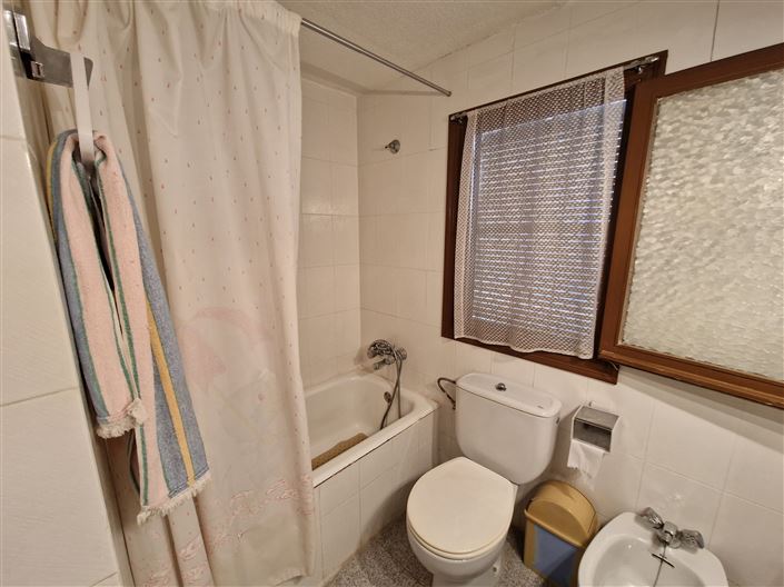 Image No.19-4 Bed Townhouse for sale