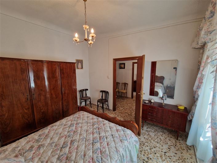 Image No.8-4 Bed Townhouse for sale