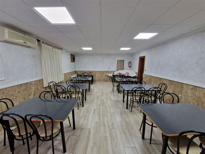 Image No.12-Commercial de 4 chambres à vendre à Canada de la Lena