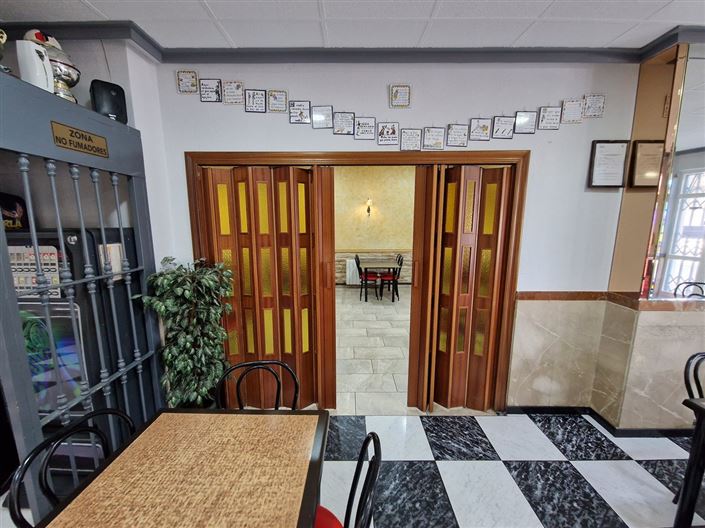 Image No.13-Commercial de 4 chambres à vendre à Canada de la Lena