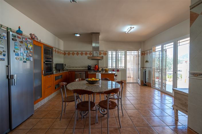 Image No.12-7 Bed Villa for sale