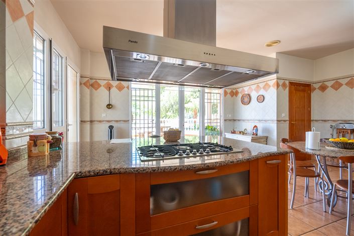 Image No.18-7 Bed Villa for sale