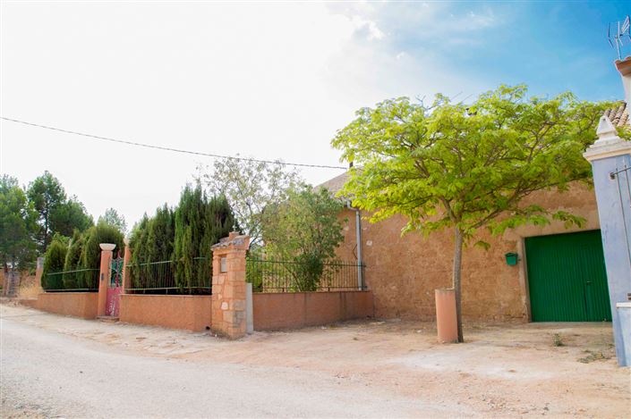 Image No.3-Maison de campagne de 4 chambres à vendre à Yecla