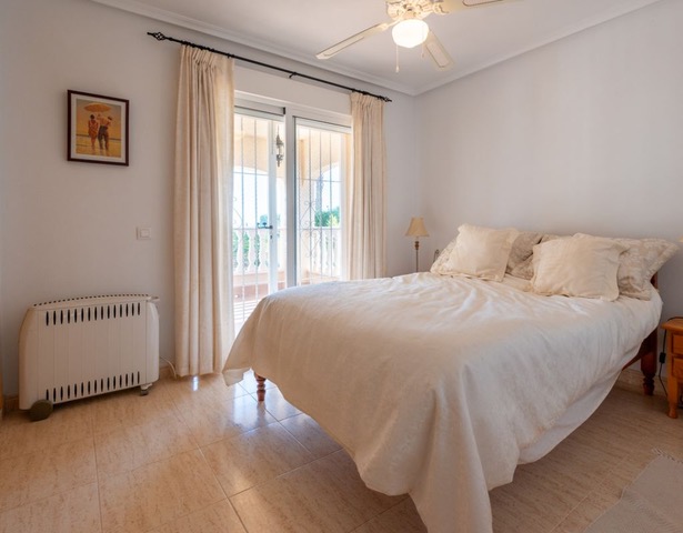 Image No.10-4 Bed Villa for sale