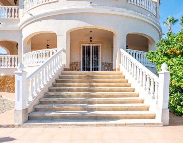 Image No.21-4 Bed Villa for sale