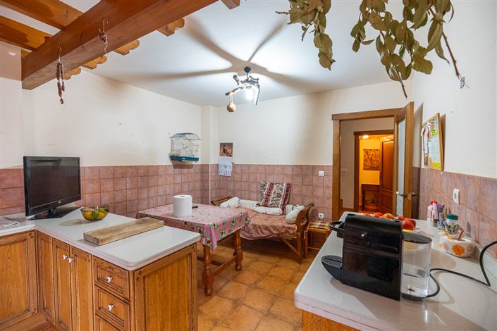 Image No.18-5 Bed Townhouse for sale