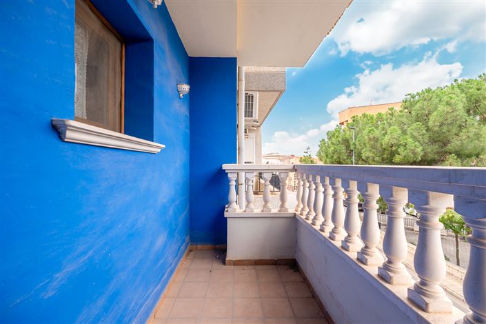 Image No.23-5 Bed Townhouse for sale