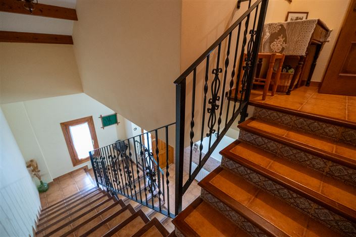 Image No.7-5 Bed Townhouse for sale