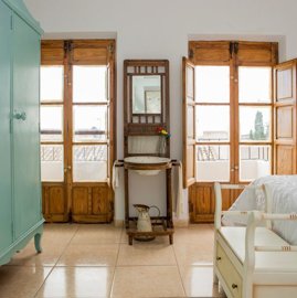 3465traditionaltownhouseguesthousewithactivet