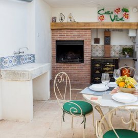 3465traditionaltownhouseguesthousewithactivet