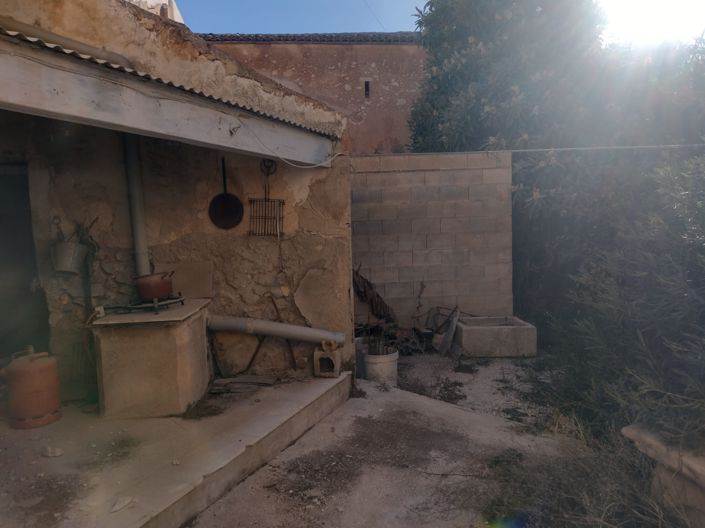 Image No.10-8 Bed Townhouse for sale