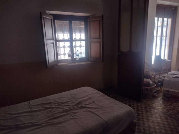 Image No.15-8 Bed Townhouse for sale