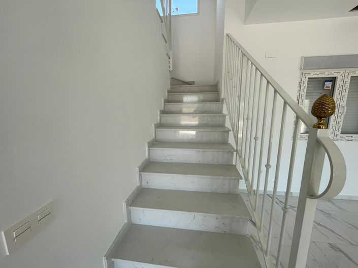 Image No.12-6 Bed Villa for sale