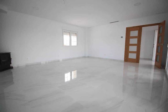 Image No.10-4 Bed Villa for sale