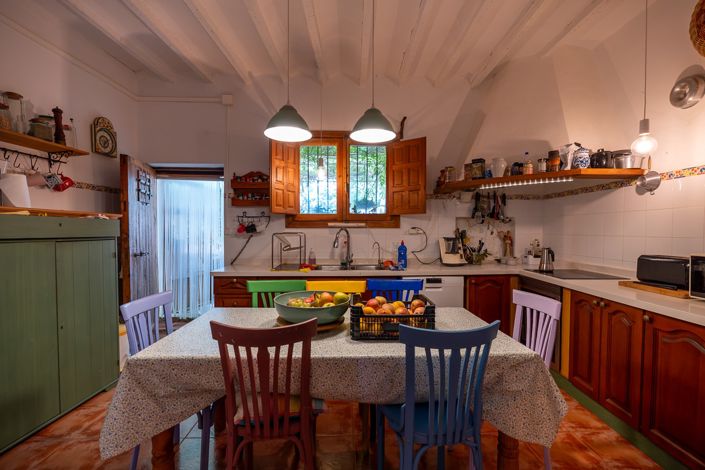 Image No.13-7 Bed Country House for sale