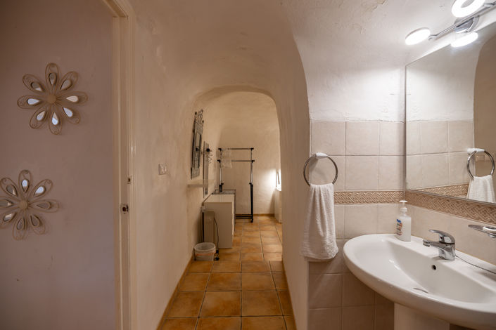 Image No.29-4 Bed Country House for sale