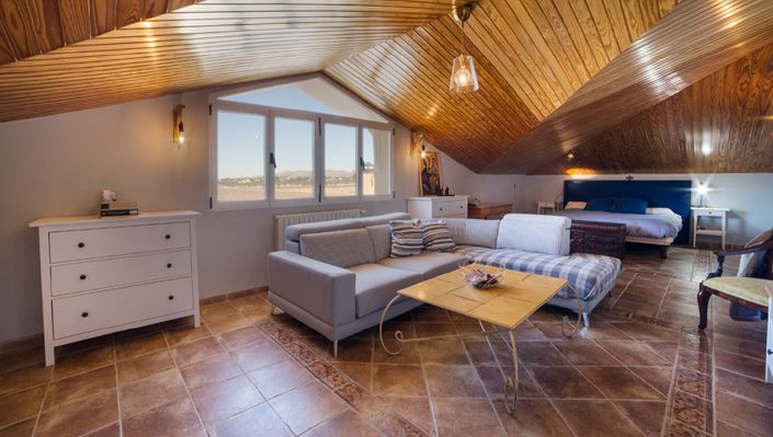 Image No.10-7 Bed Villa for sale