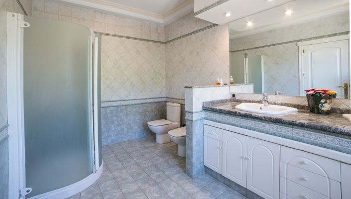 Image No.13-7 Bed Villa for sale