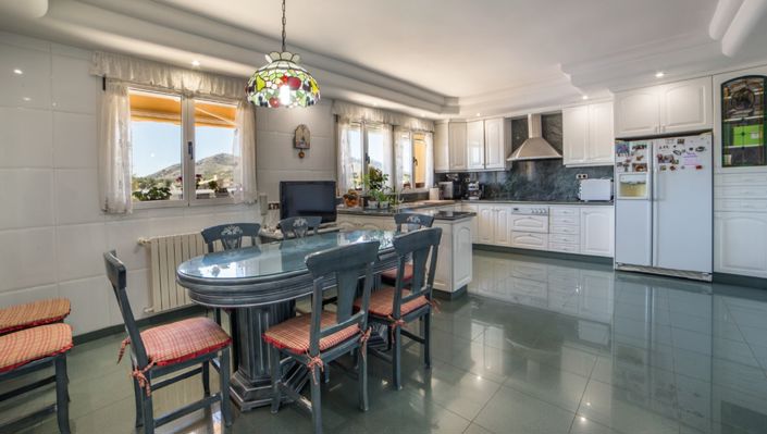 Image No.15-7 Bed Villa for sale