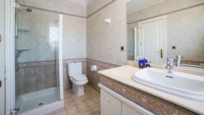 Image No.9-7 Bed Villa for sale