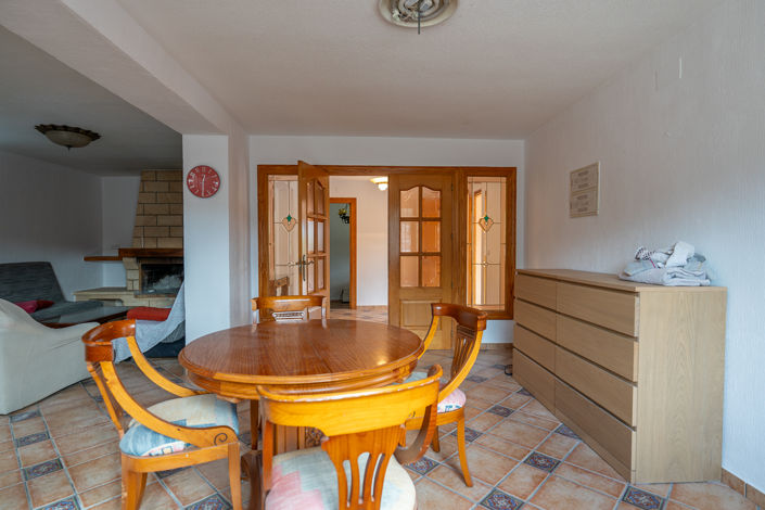 Image No.12-6 Bed Country House for sale