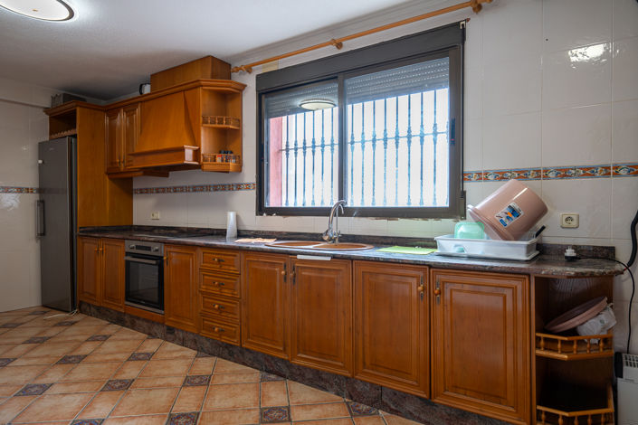 Image No.26-6 Bed Country House for sale